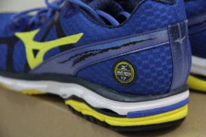 Mizuno Wave Rider 17 - Wave Plate