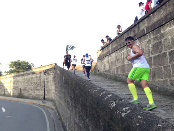 05 Salomon CityTrail Run 2015 - Up the Wall